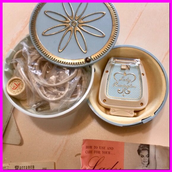 Vtg Electric Shaver - Picture 3 of 9